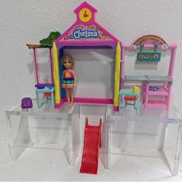 Barbie Club Chelsea School Classroom, Cafeteria, Playground Playset - Picture 1 of 15